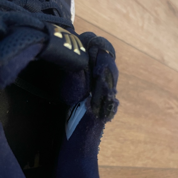 Nike Kyrie 3 Irving basketball shoes men’s size 9 sneakers obsidian gold - Picture 10 of 15